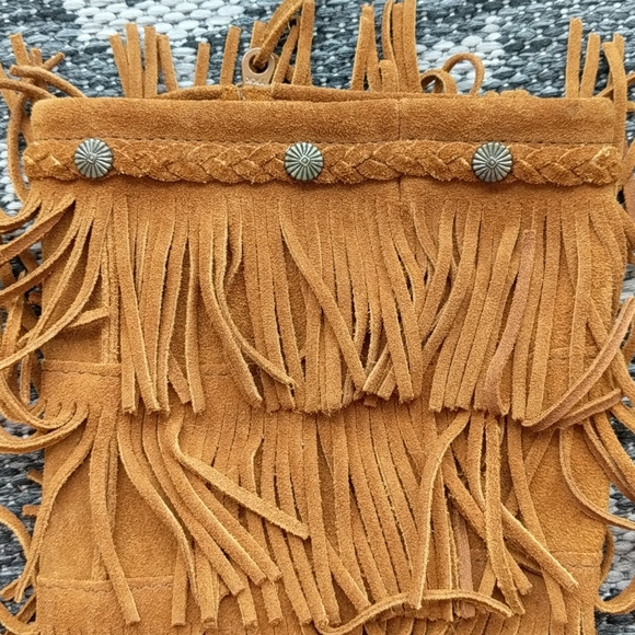 Minnetonka 5 layer fringe moccasin boot - Picture 8 of 8